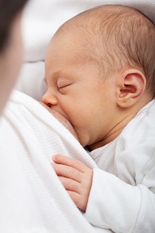 A new parents' guide to baby sleep and routine: how to care for a newborn baby