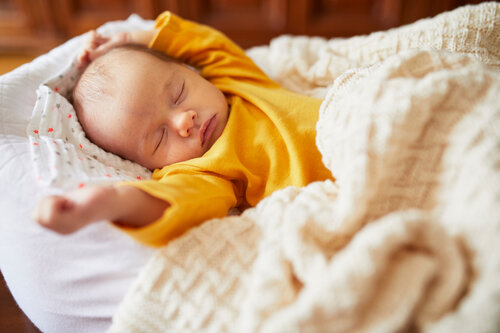 Managing wind, colic and reflux in babies: newborn baby sleeping